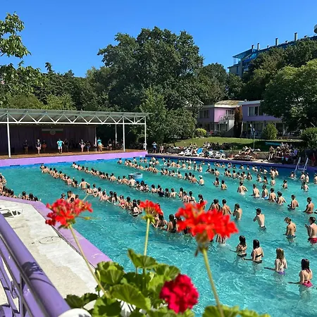 アパート парк-хотел рива