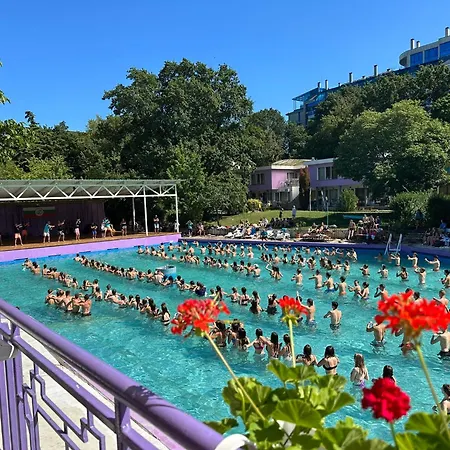 アパート парк-хотел рива