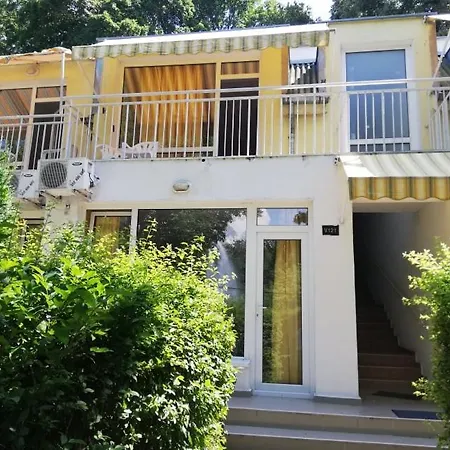 Apartament парк-хотел рива *